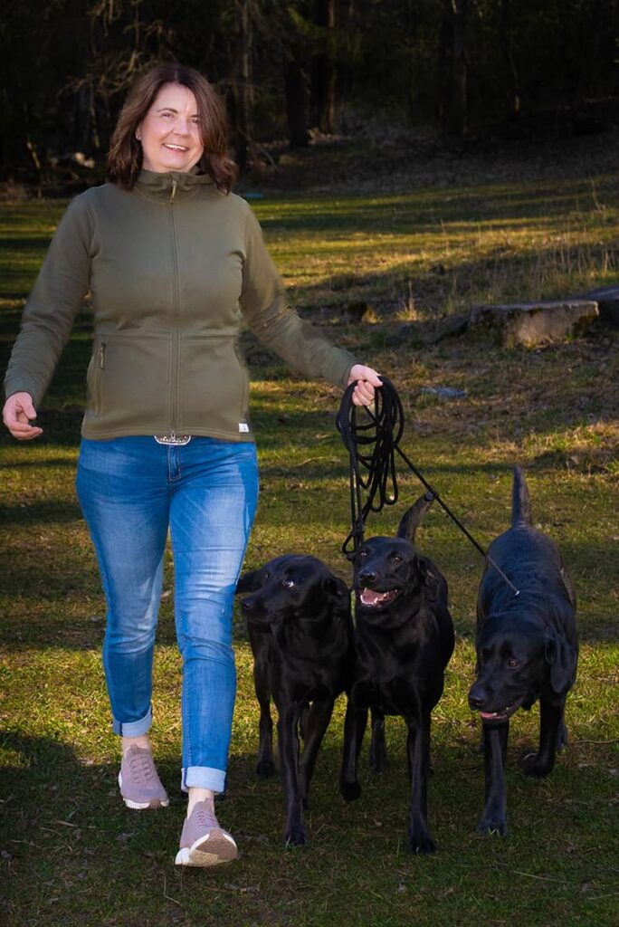 Emmelie Reinson Ledsagarens Assistanshundar